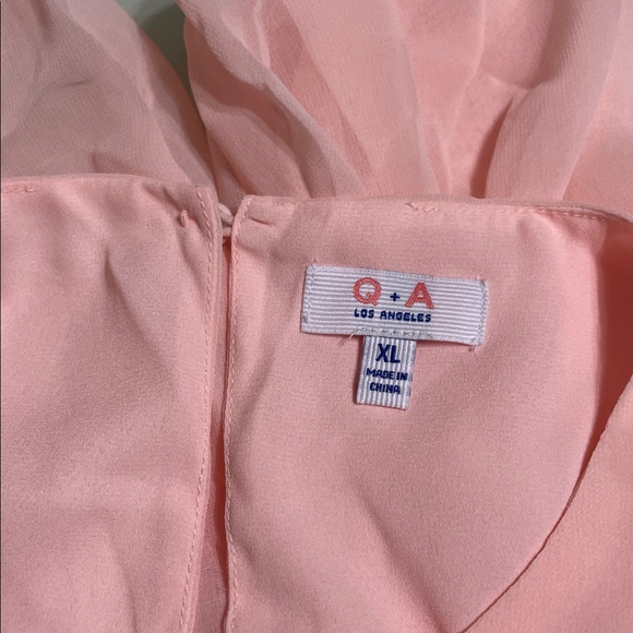 Elegant Blush Pink Women's Top - Picture 7 of 8